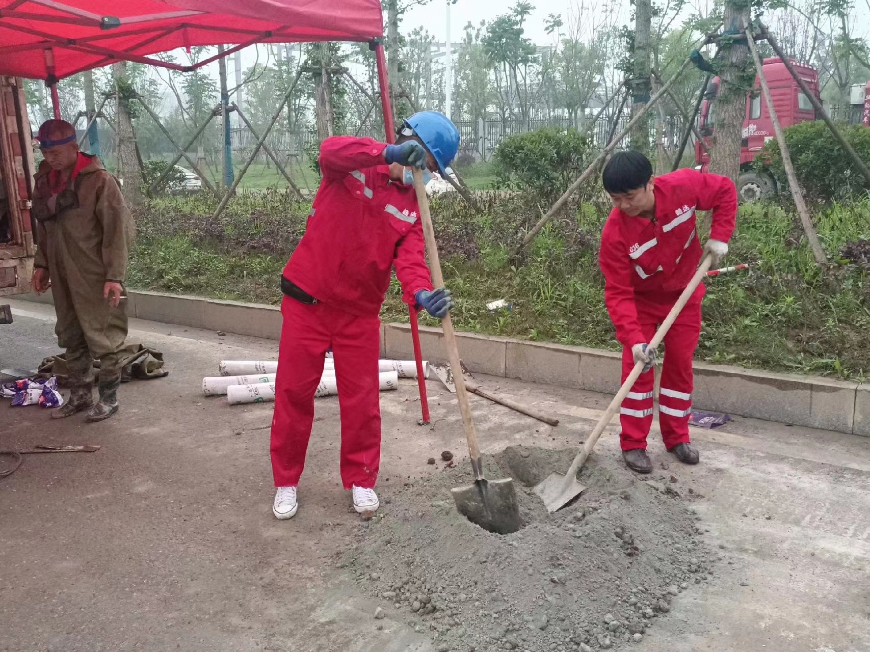 龙湖管道疏通哪家好】及时进行市政管道清淤